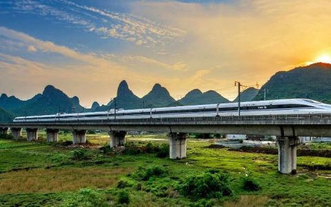 中越老高铁才是首选！越南执意修建的南北高铁没戏了？为何说意义不大？