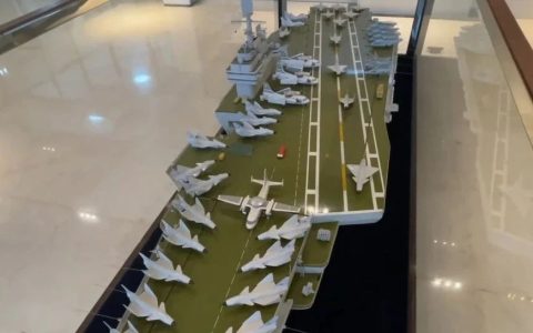 30年前的中国航母方案，4万余吨、配2条弹射器、歼10战机上舰！