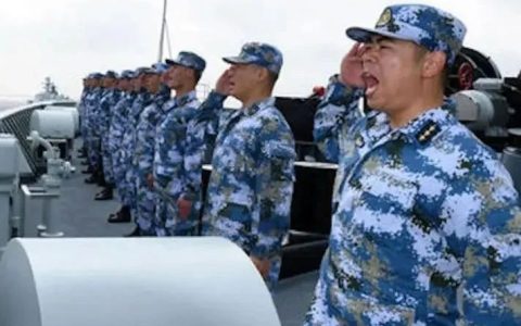 解放军加速淘汰落后军舰，大家心里都明白，这是为什么做准备