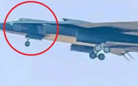 中国六代机颠覆空战规则，三发并列全频段隐身，外军的心态有点崩