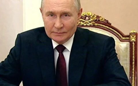 普京召集俄高层，2025年第一场大会，“普大帝”准备大干一场