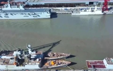 “中国海军2024年一共才服役4艘主力舰，印度一天就服役了3艘！”