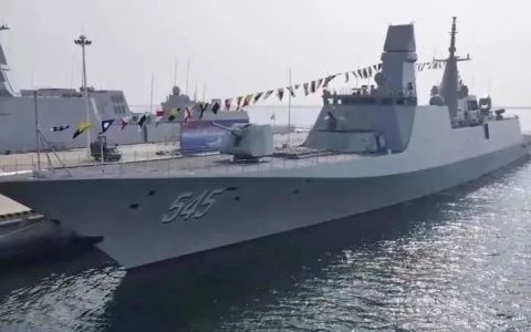 054B首舰漯河舰入列，战力提升明显，但有两大遗憾