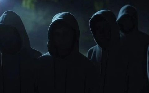 马斯克转发了这两件事，让人深思