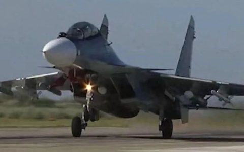 130公里击落苏27，点醒中国空军：1000枚霹雳17，500公里打美战机