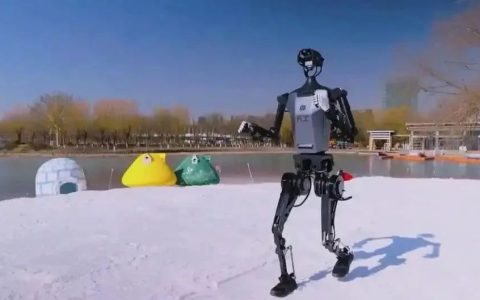 中国人形机器人过梅花桩，引发美军恐慌：行走的导弹库，美军拿什么打？