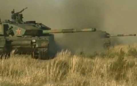 解放军坦克连的人数那么少，只有30名官兵，能顺利作战吗？