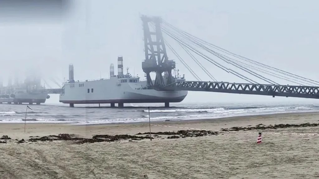 超震撼!“这是中国从迷雾中现身的机械巨兽!”