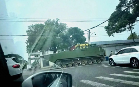 全球最快两栖突击车，配远程光纤打击武器，敌坦克直升机一勺烩