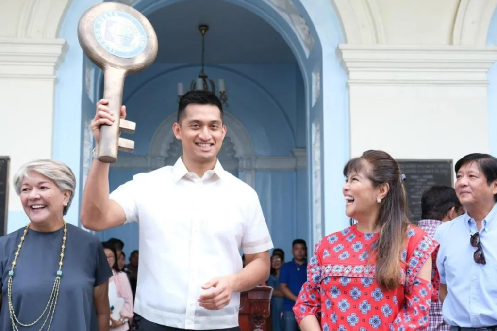 小马科斯亲姐大义灭亲,给杜特尔特雪中送炭,菲律宾出现分裂苗头