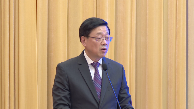 港府北京双管齐下轮番警告,此番定要让“李超人”认清形势,摆正位置。