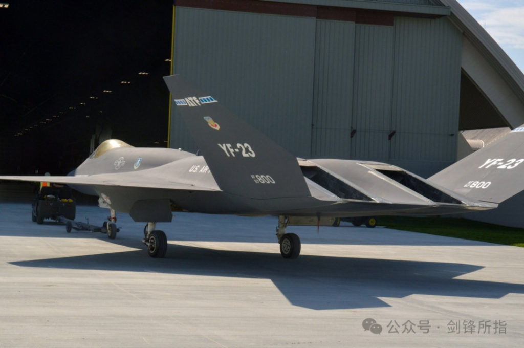 歼-20+YF-23综合体?网友推测的美国“六代机”外观构型CG图