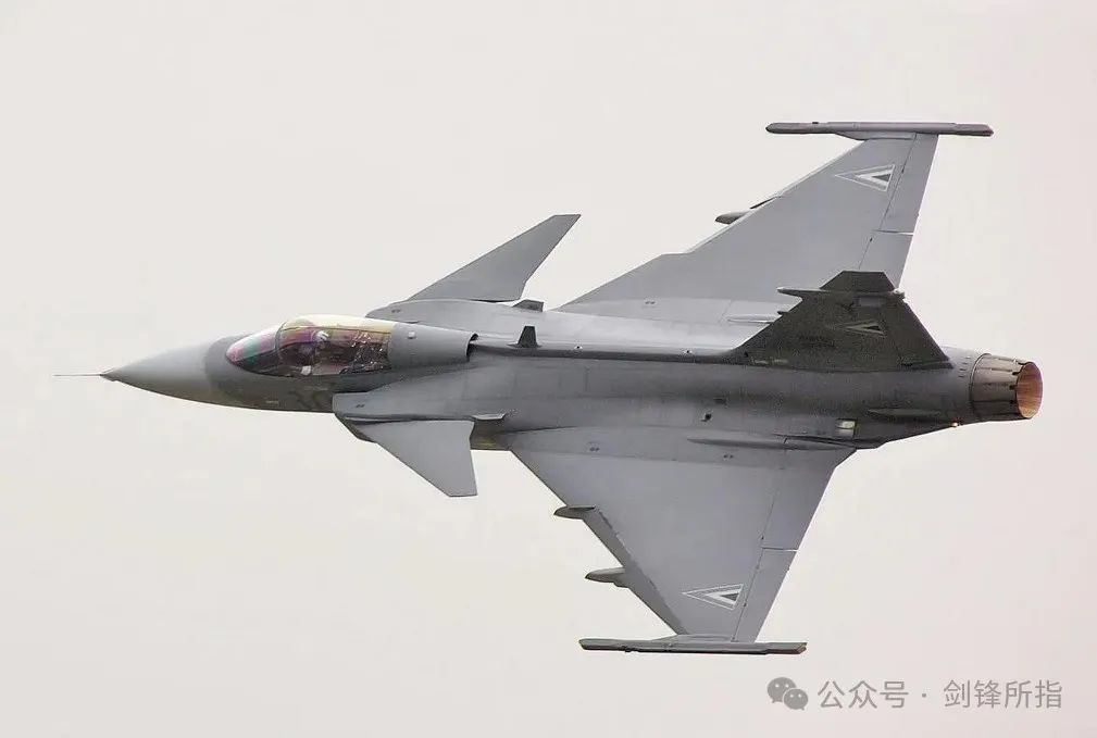 歼-20+YF-23综合体?网友推测的美国“六代机”外观构型CG图