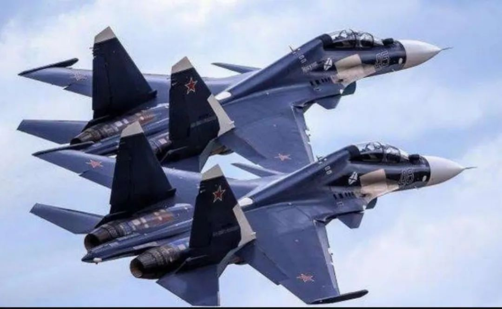 俄空军表现“拉胯”？美上将：跟中国空军比差远了，俄军就像幼儿园