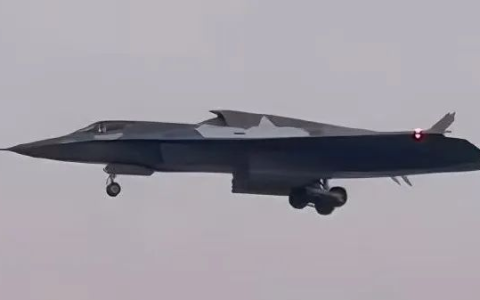 成飞还在搞4发歼轰36、6发版轰36？靠谱吗