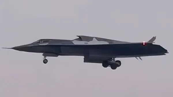 成飞还在搞4发歼轰36、6发版轰36?靠谱吗