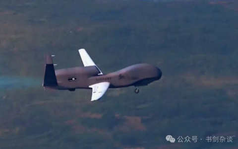 首次，“朝鲜版空警2000”内部曝光并试飞，7台工作站+6块高清大屏，证实有自动指挥和预警能力