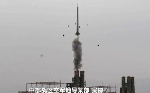 红旗-9“细杆”导弹腾空而起，一坑多弹，火力倍增，媲美爱国者3