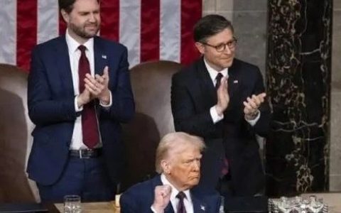 美国“现原形”了！