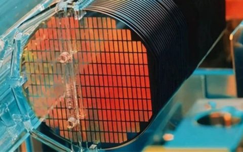 中国稀土卡脖子，日本两大支柱产业命悬一线，现在知道要变天了？