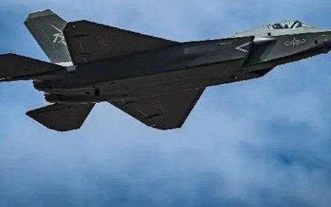 重磅！沈飞首席一锤定音，歼-35碾压F-35，成世界最强舰载机