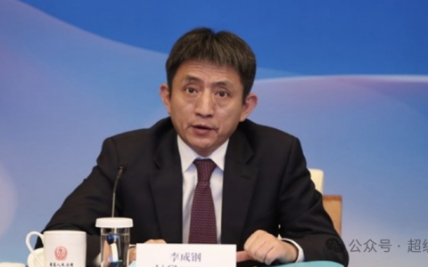 特朗普使出年度第二大昏招，我做梦都会笑醒