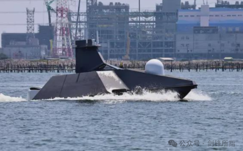 东部战区发布最新视频，无人机对台侦察画面曝光，海岸线清晰可辨