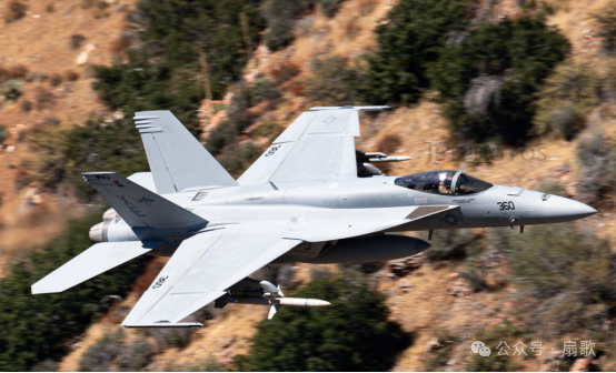 关税战硝烟未散!北六代歼50 战机出现 “舰载基因”,会改变未来海战格局!