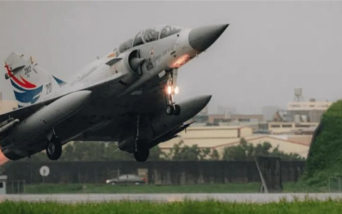 台空军一周三“折”，台陆军成毁台主力？