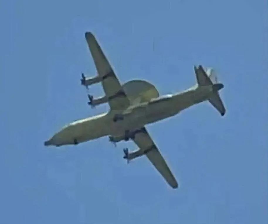 中国神秘预警机突然曝光,“背靠背”雷达大变样,美方一句话道出真相