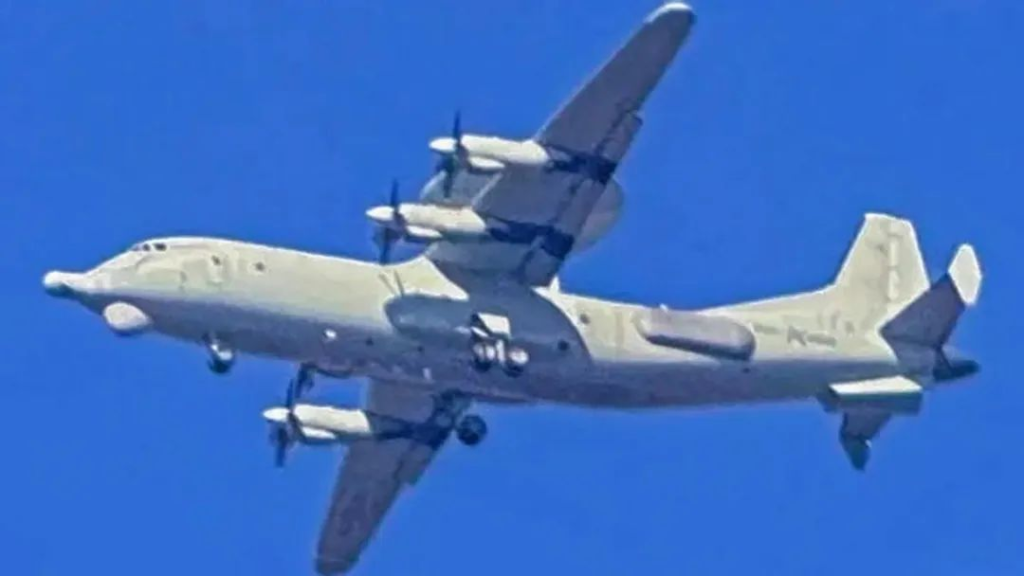 中国神秘预警机突然曝光,“背靠背”雷达大变样,美方一句话道出真相