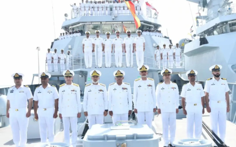 巴基斯坦海军新型巡逻舰服役，由荷兰达门集团建造，到现在没装武器