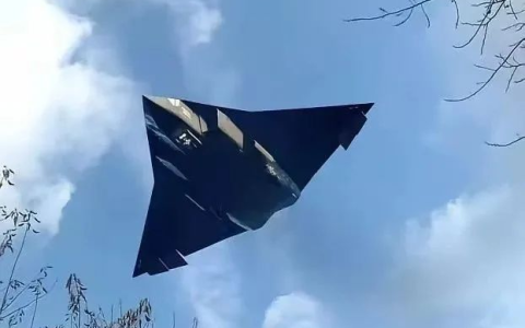 传说中的4发歼36是怎么回事情？歼轰46应该是最好的表述！