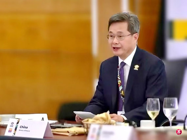 美国在自家主场遭冷落,中方财长刚下飞机,多国高层排队等着见面