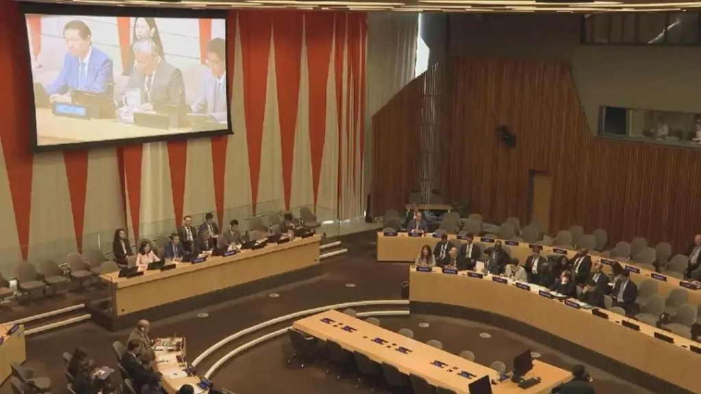 中国在联合国乘胜追击,一马当先声讨美国,给80多国上了生动一课