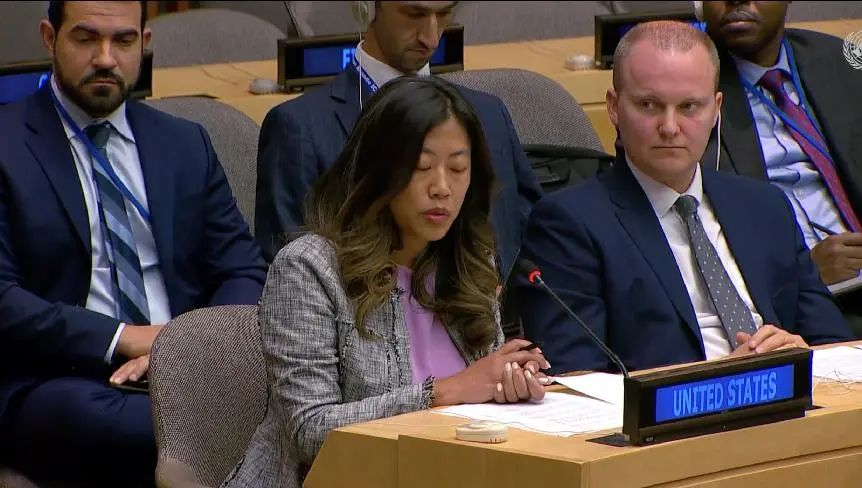 中国在联合国乘胜追击,一马当先声讨美国,给80多国上了生动一课