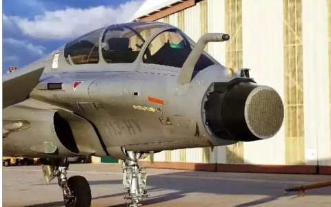 背靠东大好乘凉，巴铁仅用"枭龙+霹雳15"组合就能完虐印度苏30