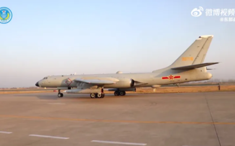 首次！解放军围台演习中亮相的空射弹道导弹，到底针对的是谁？