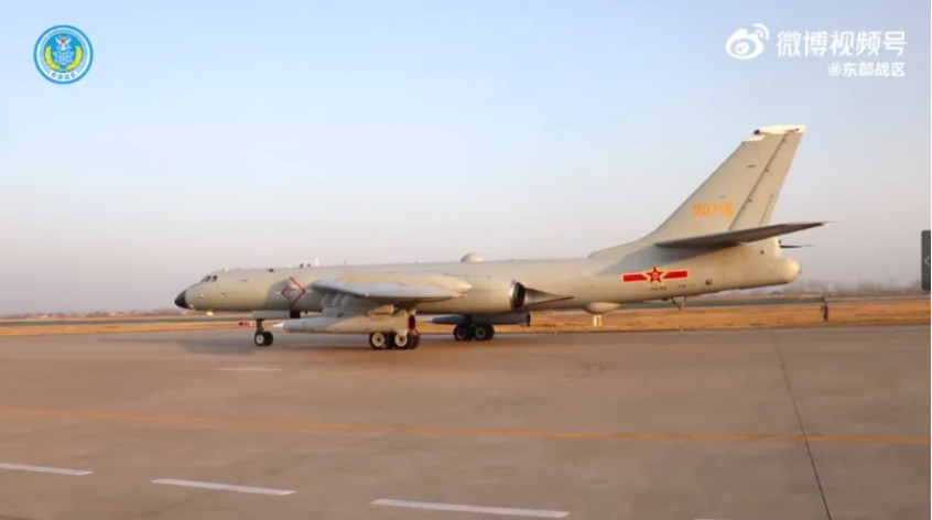 首次!解放军围台演习中亮相的空射弹道导弹,到底针对的是谁?