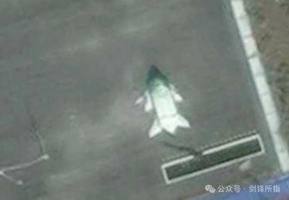 又一款无人机试飞！气动构型相当奇特，风筝？真家伙？