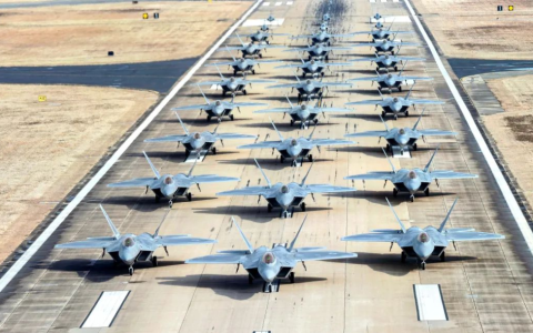 苏(俄)体系国家的天空已经崩塌！中美争夺”隐形机时代”的制空权