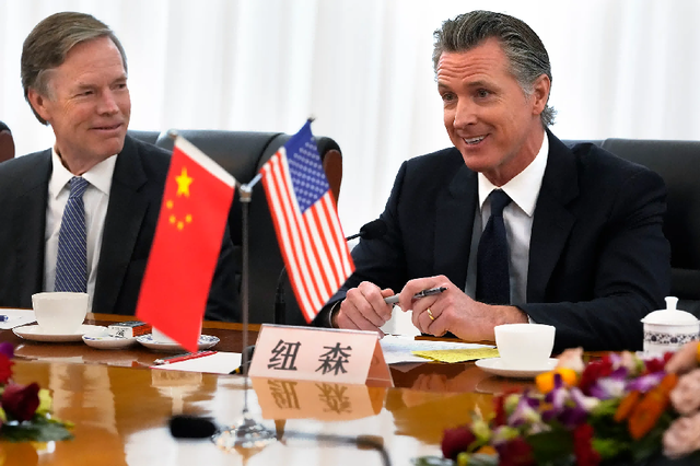 中国发起反制24小时后,加州州长带头“求和”,跟特朗普划清界限