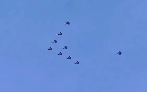 中国六代双机加油演练，或将参加9.3大阅兵？