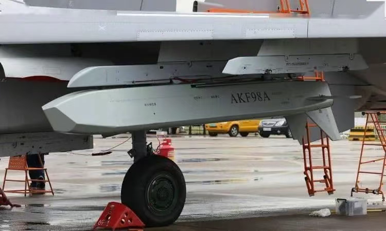 印军“风暴阴影”隐身巡航导弹被巴军“俘获”后,中国防空系统成了近期军贸市场第一抢手货!