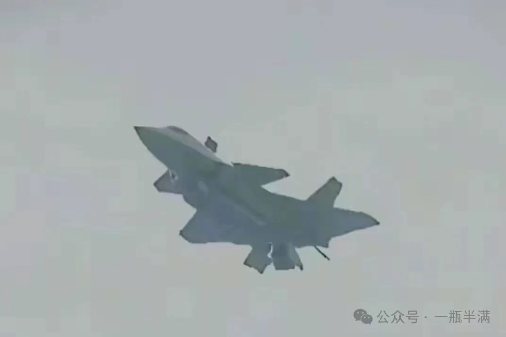 东大垂直起降战斗机也现身了?