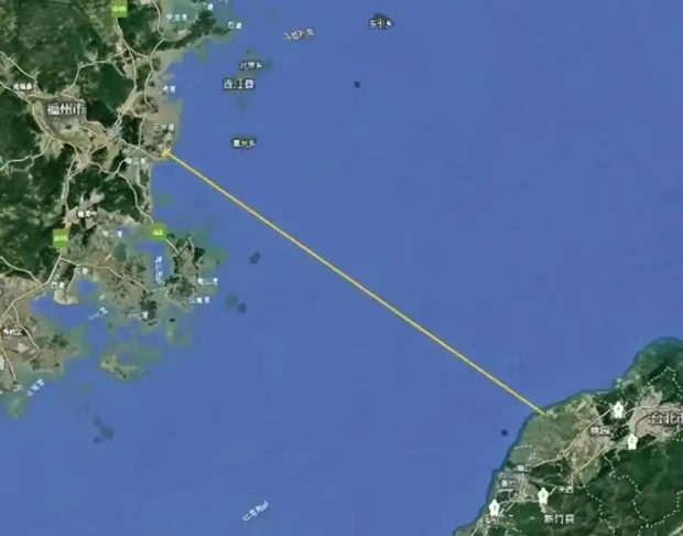 单人乘皮划艇,成功把红旗插在宝岛海滩