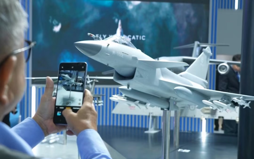 马来西亚会买歼10C吗？大马副首相亲临中国展台