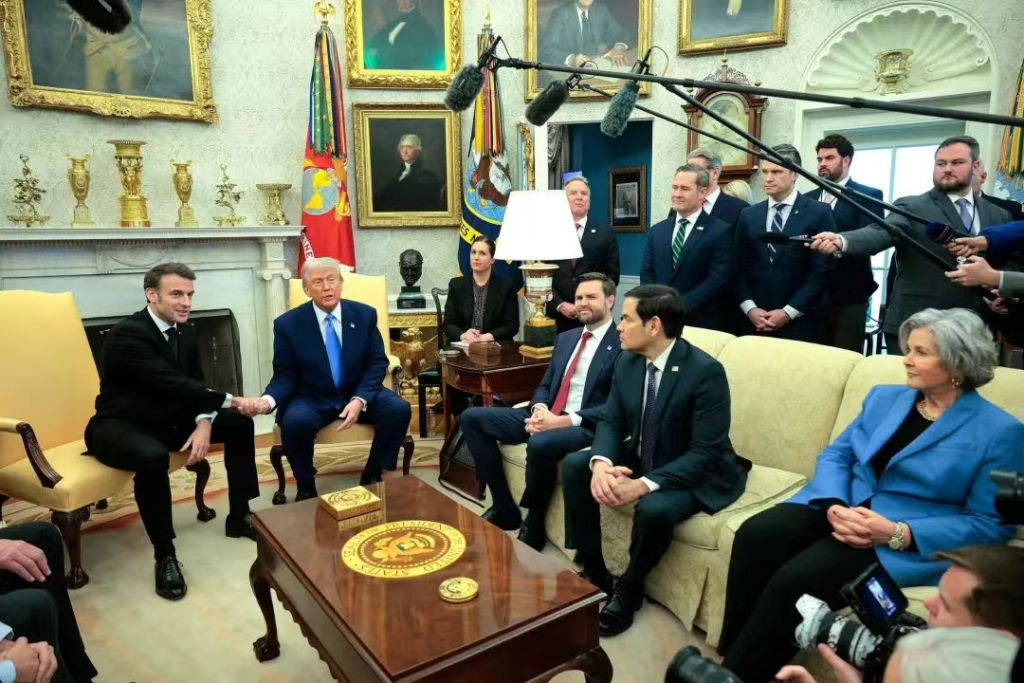 战机神话破灭,马克龙急电北京释放三个重磅信号!