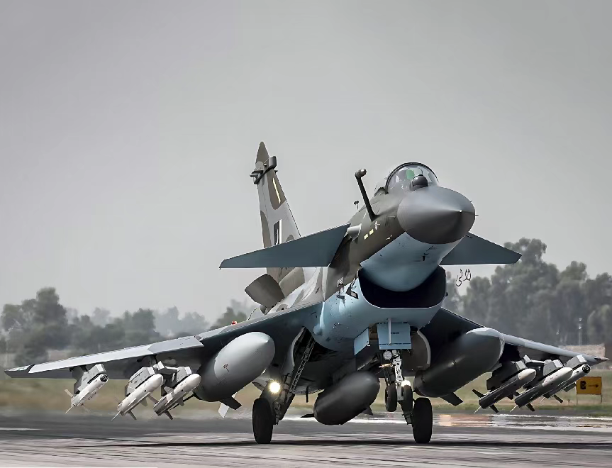 歼-10C一战成名,这个美国盟友主动上门,点名要买“阵风杀手”