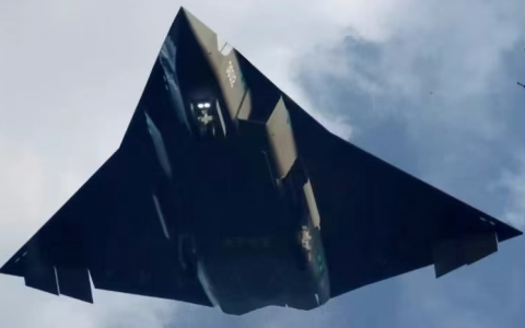 中方下一代空空导弹畅想：变推力，射程翻倍，可装入歼20弹舱